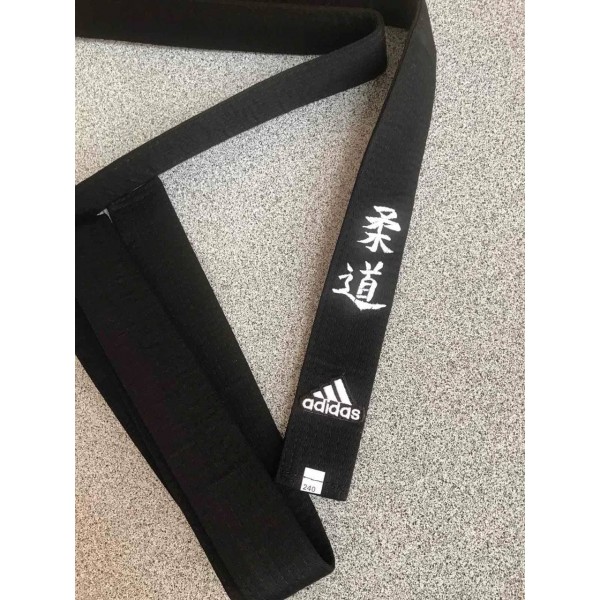 Вишивка на поясах для дзюдо та інших єдиноборств